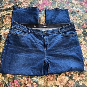 Liz Claiborne Sara Bootcut Mid-Rise jeans in Women’s size 24W.